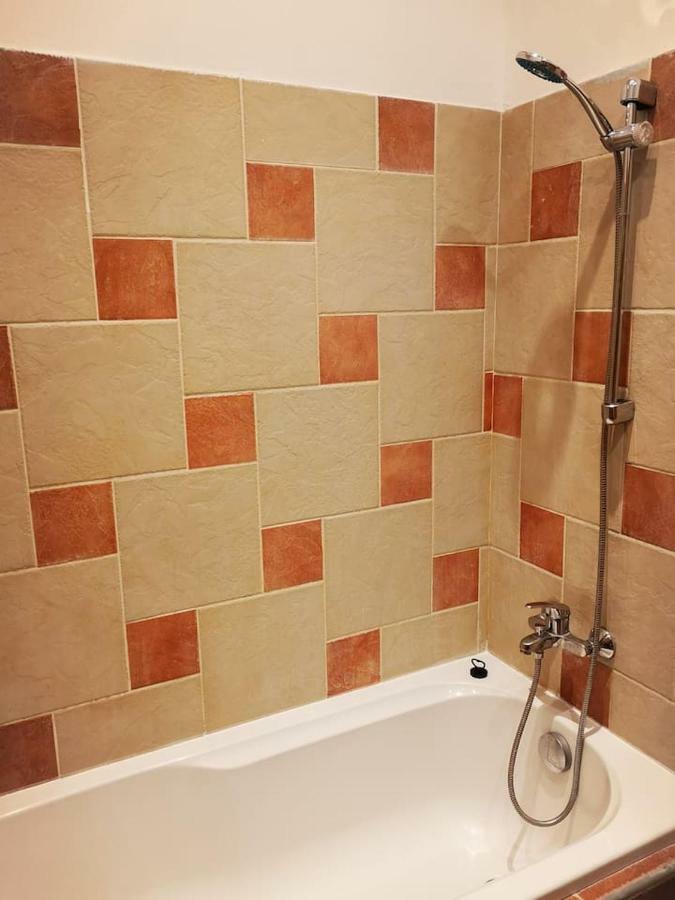 King 38-1 Apartman Apartment เปตช์ ภายนอก รูปภาพ