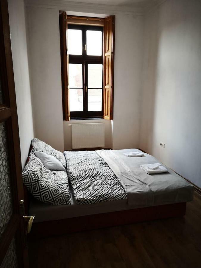 King 38-1 Apartman Apartment เปตช์ ภายนอก รูปภาพ