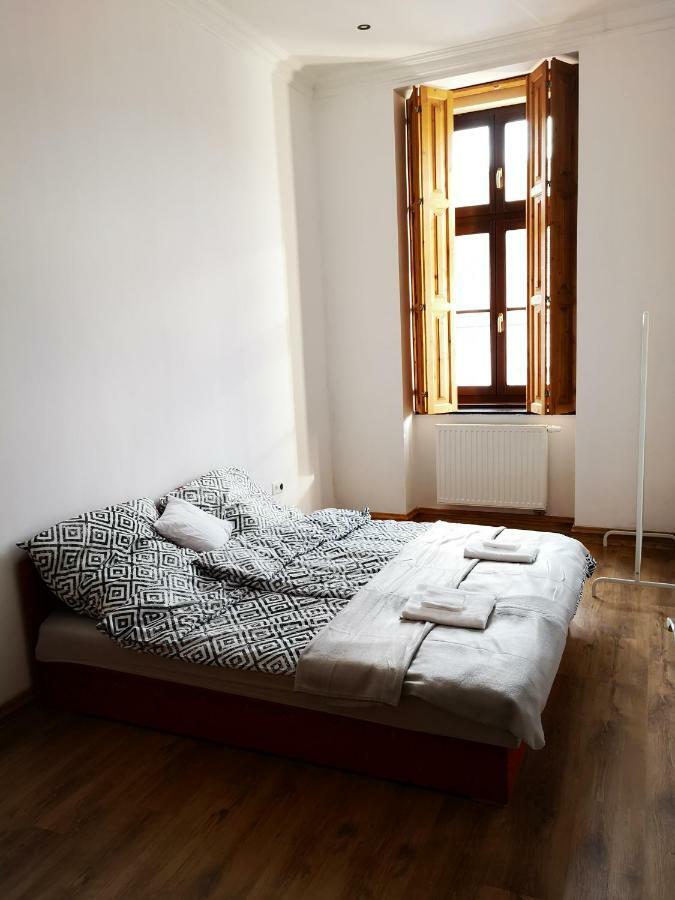 King 38-1 Apartman Apartment เปตช์ ภายนอก รูปภาพ